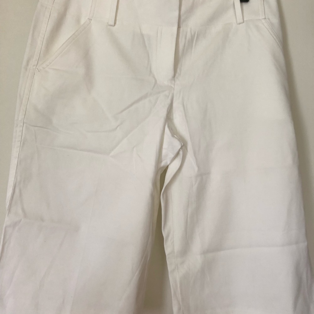 Elie Tahari Bermuda shorts size 8